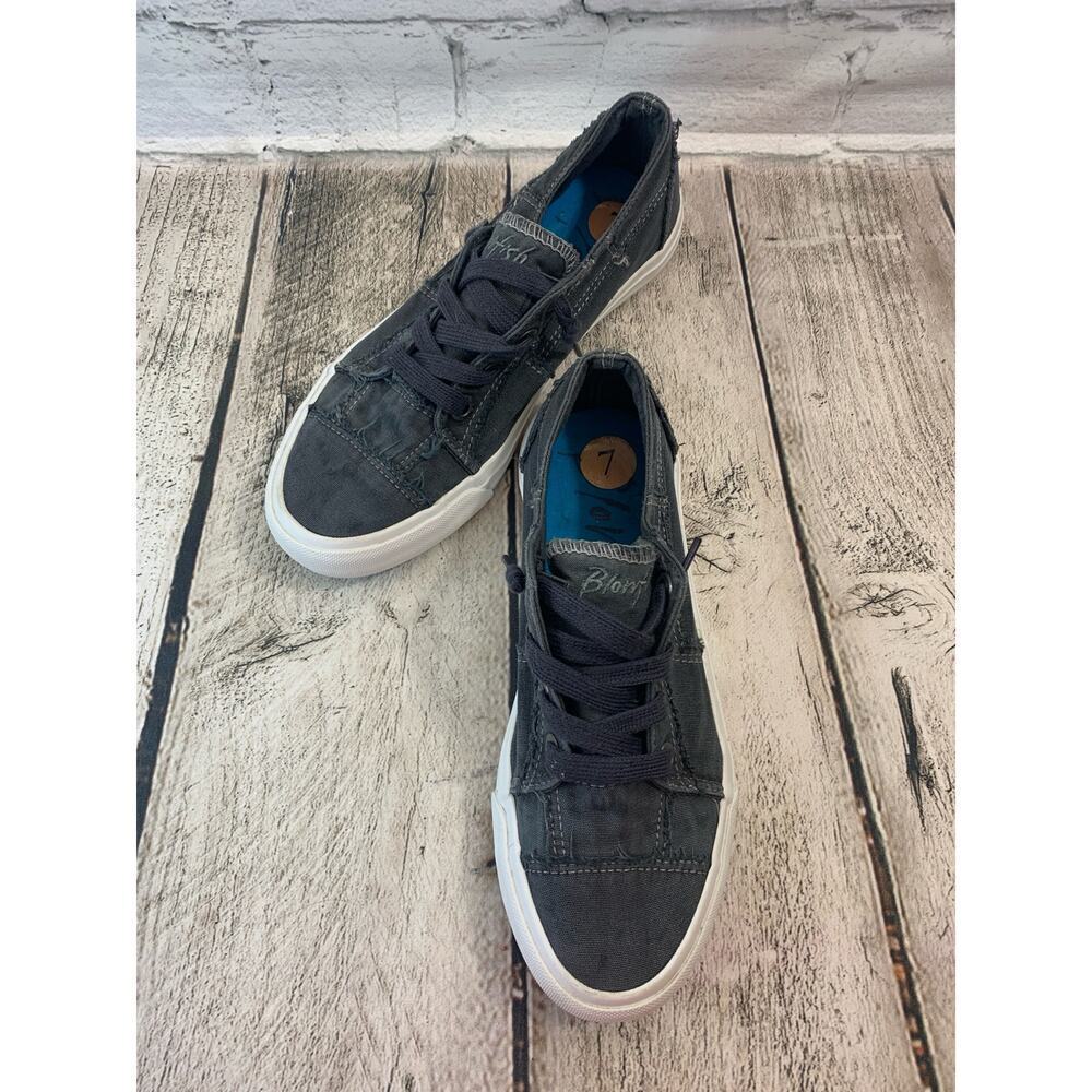 BLOWFISH Women’s Malibu Maxine Slip On Sneakers / Size: 7